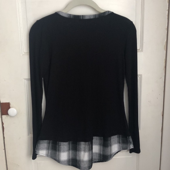 Black and plaid long sleeve top - Picture 5 of 5